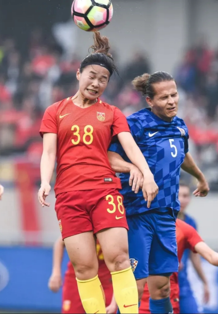 中国足球女子队伍备战比赛,有望闯入前八强吗